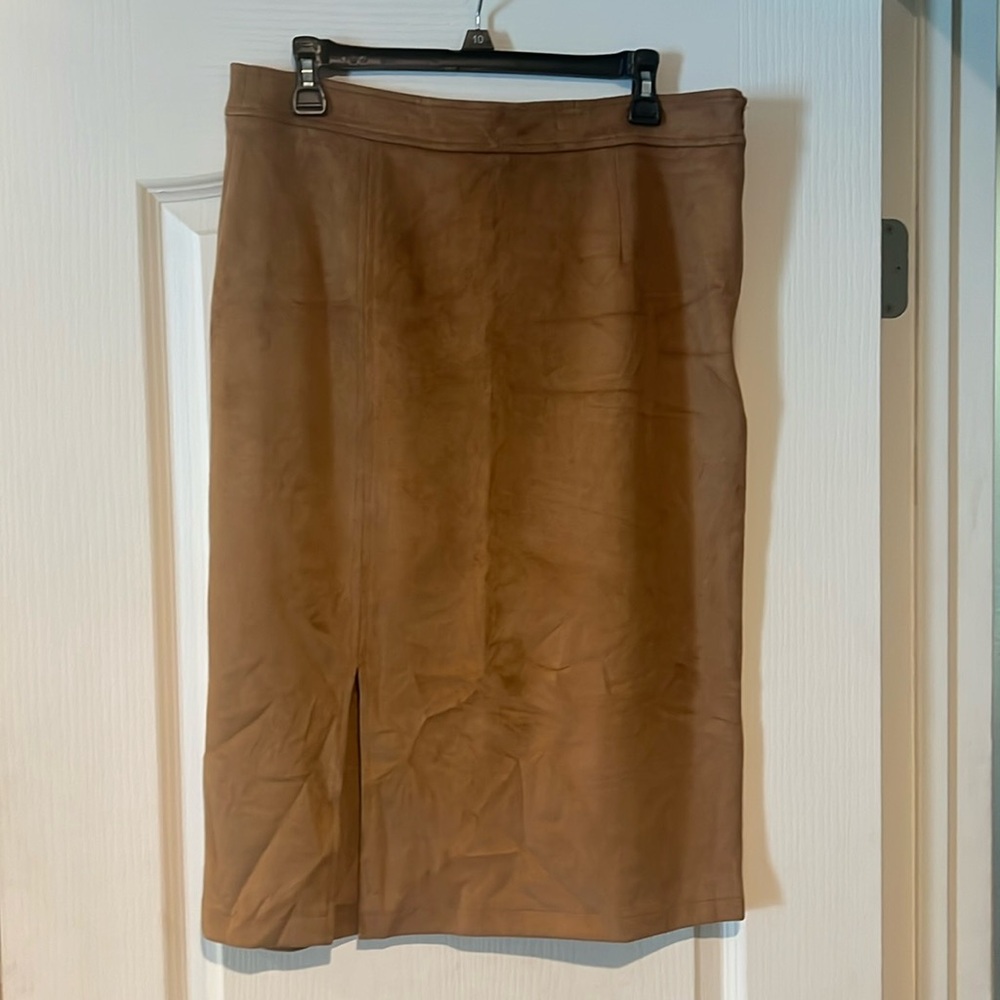 NWT faux suede skirt